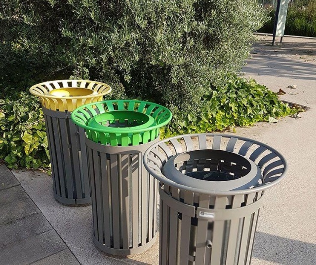euroform w - street furniture - robust minimalist litter bin made of high-quality steel for urban spaces - Tulip litter bin for waste seperation in the city centre of Lyon