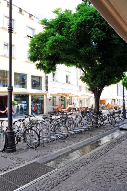 euroform w - arredo urbano - portabiciclette minimalista in metallo certificato ADFC - Elegance 182 rastrelliere bici in metallo di alta qualità