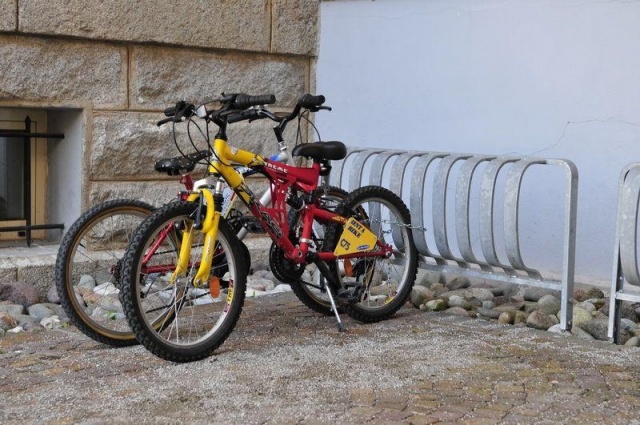 euroform w - Stadtmobiliar - robuster Fahrradständer aus Metall - Basic 190 Fahrradparker
