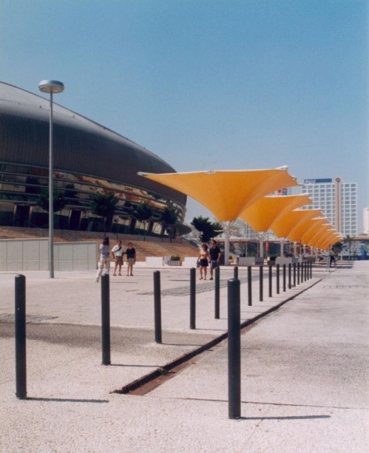 euroform w - Stadtmobiliar - Poller aus Metall für Expo Lissabon - Absperrsystem in Stadtzentrum - Barrier