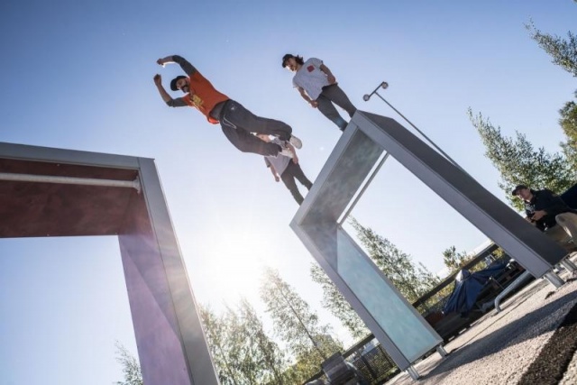 Dash Parkour - Lappset - euroform w - Männer  bei Parkourlauf - freerunning - parkour durch die Stadt