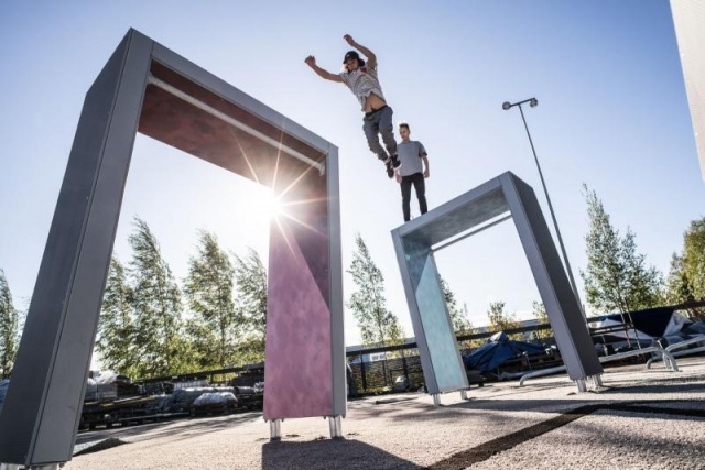 Dash Parkour - Lappset - euroform w - Männer  bei Parkourlauf - freerunning - parkour durch die Stadt