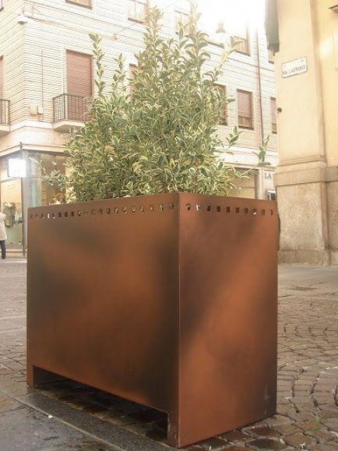 euroform w - street furniture - large metal planter on village square - huge planter with flowers and tree in urban space - Corten steel planter