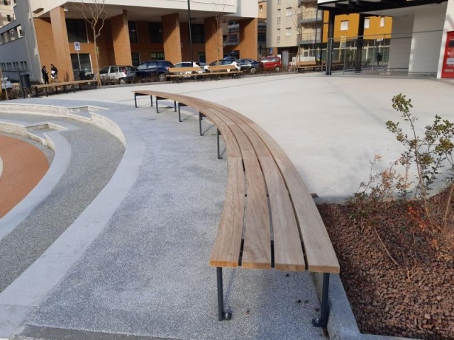 euroform w - Street furniture - Park bench wood in urban ambience - Park bench without backrest - Block