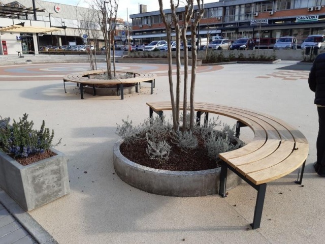 euroform w - Street furniture - Park bench wood on public square - Tree bench round bench - Block