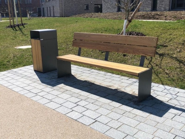 euroform w - urban furniture - litter bin in wood and metal - litter bin for public place - litter bin at public square - Neo