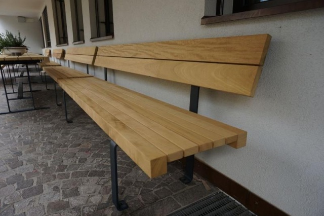 euroform w - urban furniture - parkbench wood - seating - Lineaseduta light