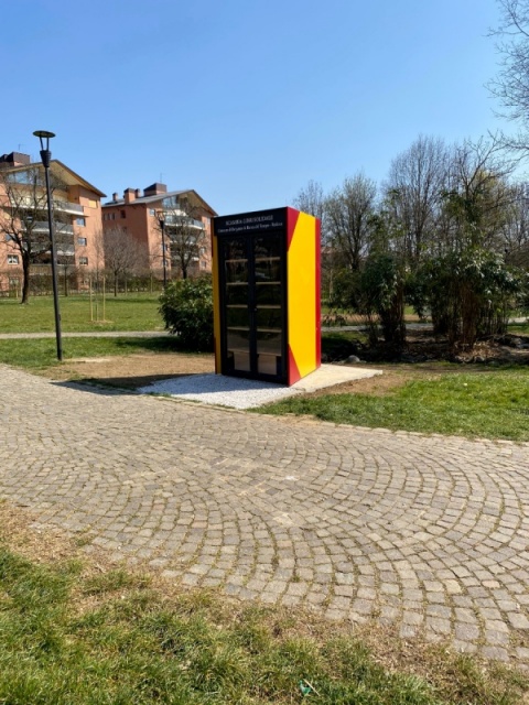 euroform w - urban furniture - colorful Bookcase - urban library in public park