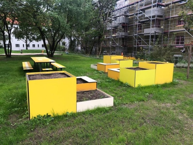 euroform w - street furniture - planters and big planter in backyard in Berlin - colourful street furniture in Berlin
