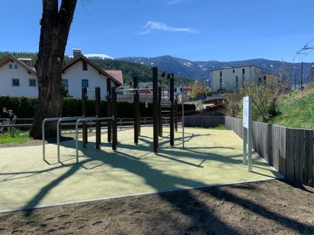euroform w - Lappset - Sportgeräte für draußen - Fitnessgeräte für öffentliche Parks - Calisthenics Anlage in Park Südtirol - street workout in Bruneck