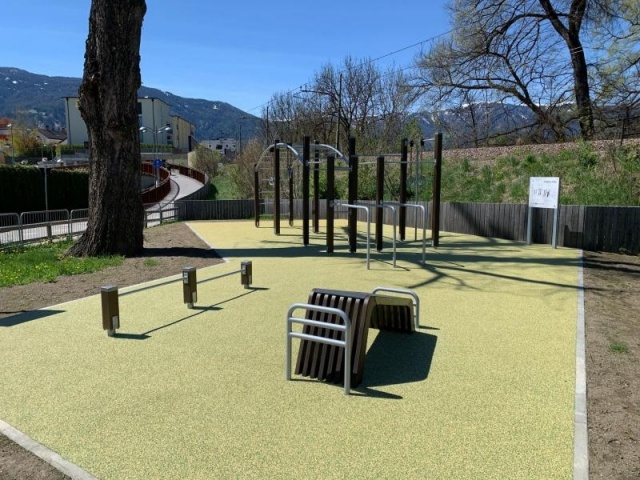 euroform w - Lappset - Sportgeräte für draußen - Fitnessgeräte für öffentliche Parks - Calisthenics Anlage in Park Südtirol - street workout in Bruneck