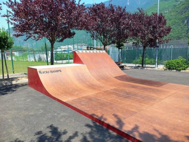 euroform w - Stadtmobiliar - Skatepark - Miniramp in öffentlichem Park - Iou Ramps – Skaterampen aus Holz in Leifers Südtirol