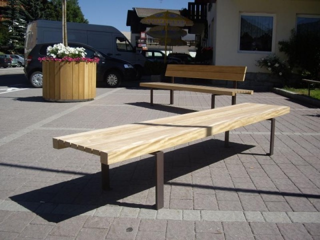 euroform w - street furniture - sturdy bench made of high-quality metal and wood for urban spaces - minimalist wooden seating for outdoors - high-quality designer street furniture