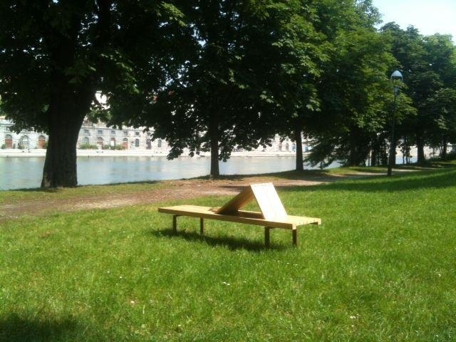 euroform w - street furniture - robust bench made of high quality wood for urban spaces - wooden chaise longue for outdoors - high quality designer street furniture - robust wooden lounger for public parks, swimming pools, promenades.