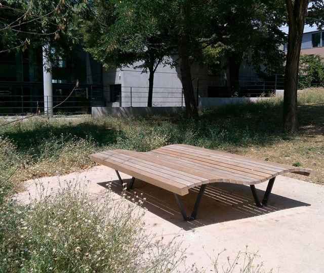 euroform w - street furniture - robust bench made of high quality wood for urban spaces - wooden chaise longue for outdoors - high quality designer street furniture - robust wooden lounger for public parks, swimming pools, promenades.
