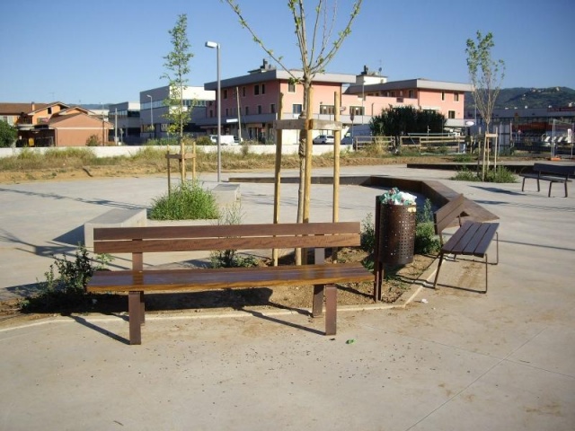 euroform w - street furniture - robust bench made of high quality wood for urban spaces - minimalist wooden seating for outdoors - high quality designer street furniture - hardwood bench for public parks