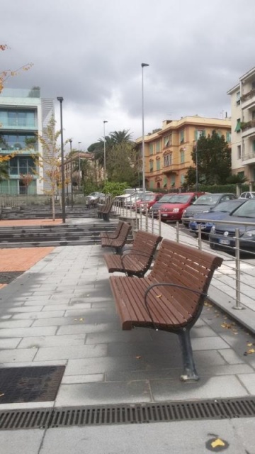 euroform w - street furniture - robust bench made of high-quality wood for urban spaces - minimalist wooden seating for outdoors - high-quality designer street furniture - Ancora hardwood park bench