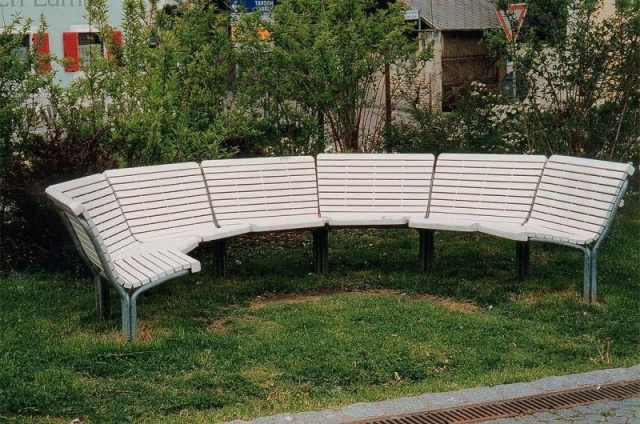 euroform w - street furniture - robust bench made of high-quality wood for urban spaces - minimalist wooden seater for outdoors - high-quality designer street furniture - modular circular bench made of wood