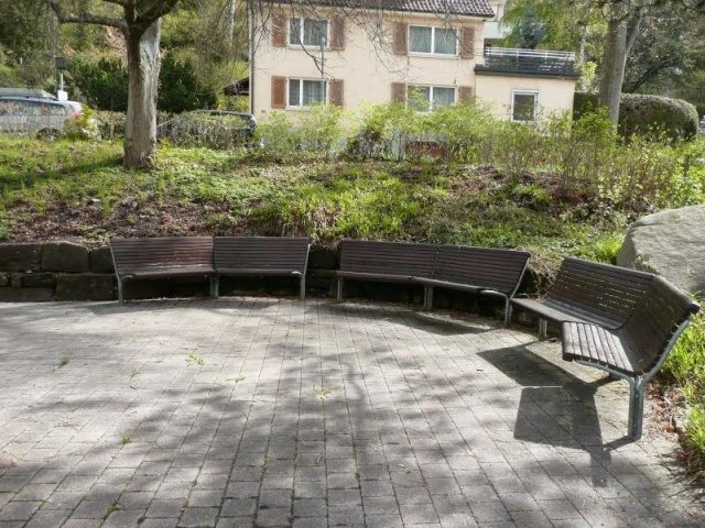 euroform w - street furniture - robust bench made of high-quality wood for urban spaces - minimalist wooden seater for outdoors - high-quality designer street furniture - modular circular bench made of wood