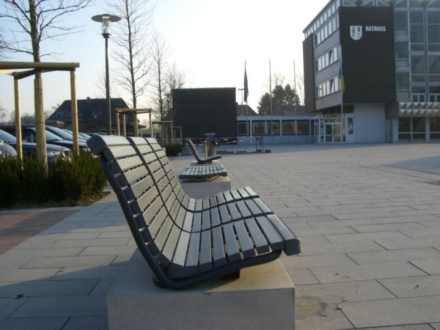 euroform w - street furniture - robust bench made of high-quality wood for urban spaces - minimalist wooden seater for outdoors - high-quality designer street furniture - modular bench tops for urban space