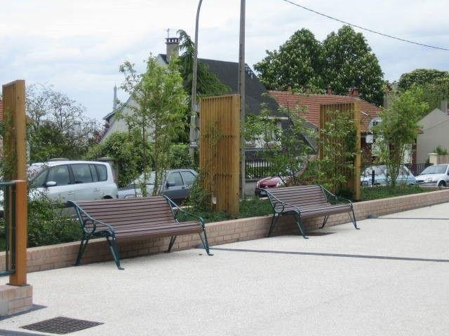 euroform w - arredo urbano - panchina robusta in legno di alta qualità per spazi urbani - seduta minimalista in legno per esterni - arredo urbano di design di alta qualità