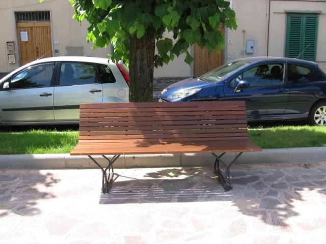 euroform w - street furniture - robust bench made of high-quality wood for urban spaces - minimalist wooden seater for outdoors - high-quality designer street furniture - wooden senior bench 