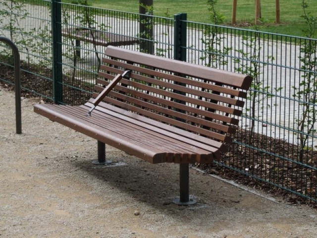 euroform w - street furniture - robust bench made of high-quality wood for urban spaces - minimalist wooden seater for outdoors - high-quality designer street furniture - wooden senior bench 