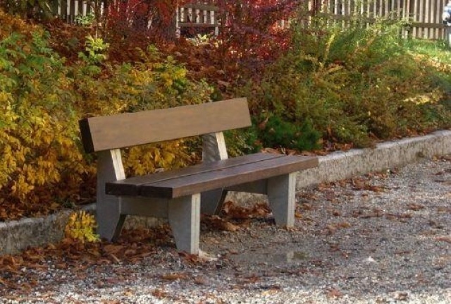 euroform w - street furniture - robust bench made of high quality wood for urban spaces - minimalist wooden seating for outdoors - high quality designer street furniture - Block wooden bench 