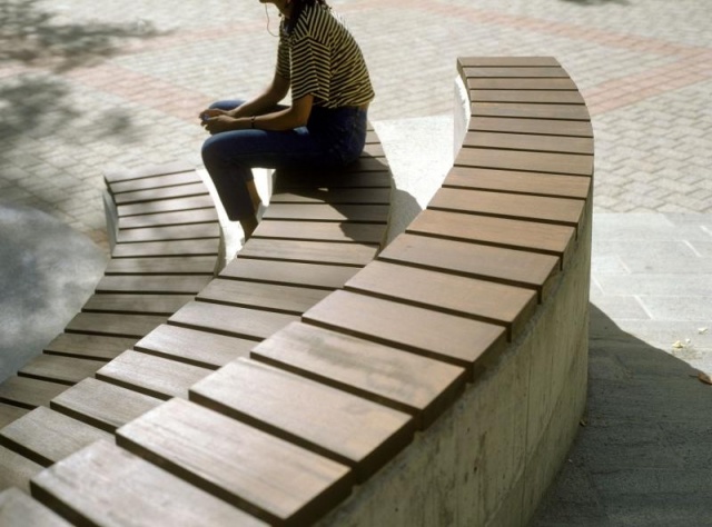 euroform w - street furniture - robust bench made of high quality wood for urban spaces - minimalist wooden seating for outdoors - high quality designer street furniture - Block flexible bench top made of wood