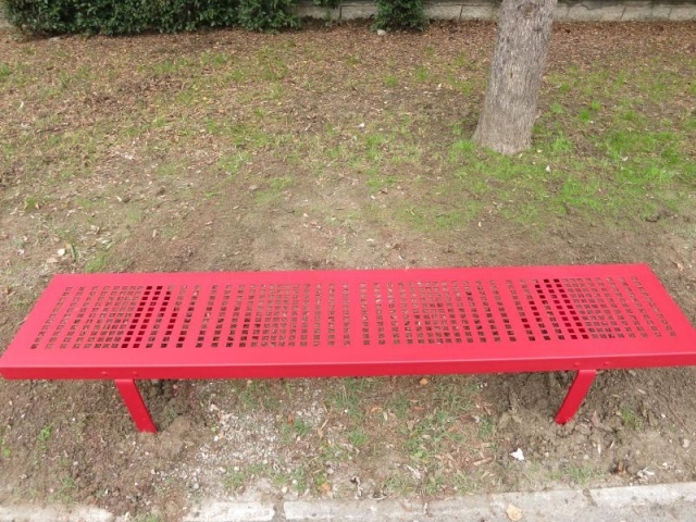 euroform w - street furniture - robust bench made of high-quality metal for urban spaces - minimalist metal seater for outdoors - high-quality designer street furniture - Linea metal bench