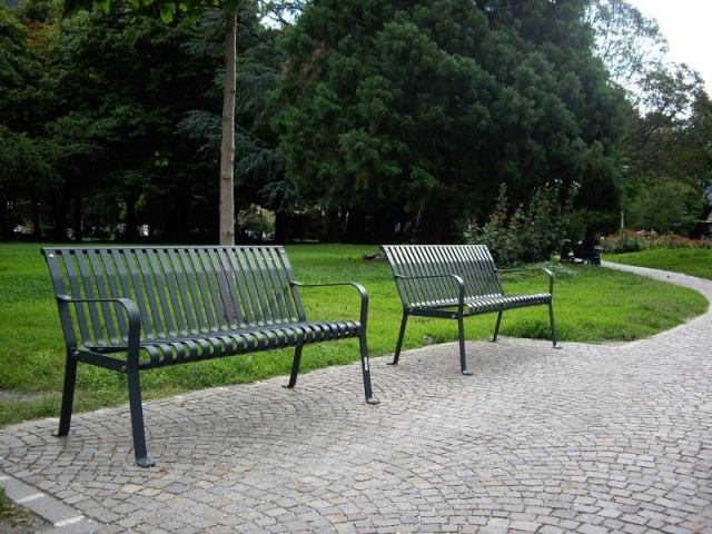 euroform w - street furniture - robust bench made of high-quality metal for urban spaces - minimalist metal seater for outdoors - high-quality designer street furniture
