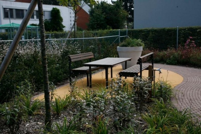  park - Outdoor park table with benches - Quattro hardwood table for public space