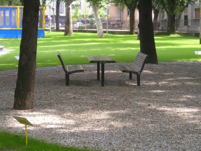 euroform w - Arredo urbano - Panchina e tavolo in legno duro per parco pubblico - Tavolo da parco con panchine per esterni - Contour Tavolo in legno duro per spazio pubblico