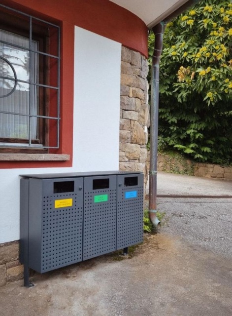 euroform w - street furniture - robust minimalist litter bin made of high quality steel for urban open spaces - Ecology litter bin for waste separation in city centres