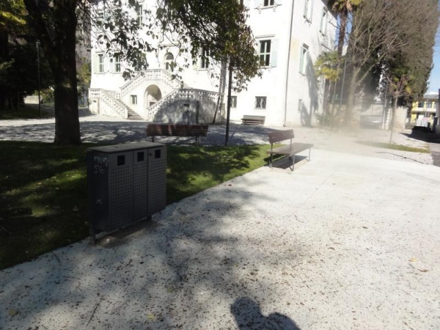 euroform w - street furniture - robust minimalist litter bin made of high quality steel for urban open spaces - Ecology litter bin for waste separation in city centres