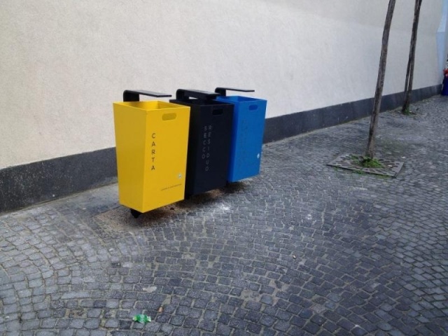 euroform w - street furniture - robust minimalist litter bin made of high quality steel for urban open space - Zeta litter bin for waste separation in city centre
