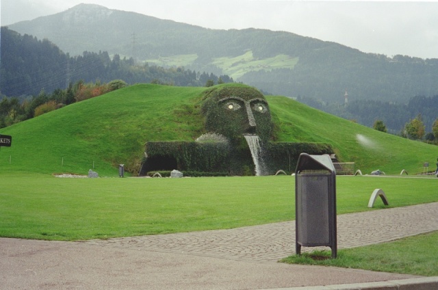 euroform w - street furniture - robust minimalist litter bin made of high quality steel for urban spaces - Scala litter bin at Swarowski Kristallwelten Wattens