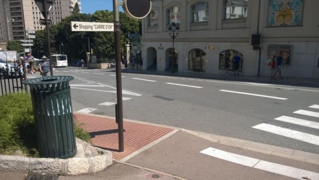 euroform w - street furniture - robust minimalist litter bin made of high-quality steel for urban spaces - Tulip litter bin for waste seperation in the city centre of Monaco