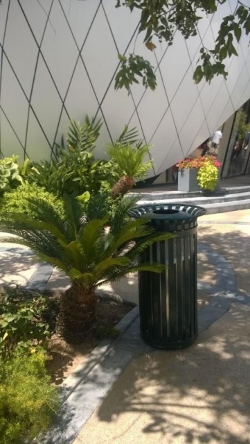 euroform w - street furniture - robust minimalist litter bin made of high-quality steel for urban spaces - Tulip litter bin for waste seperation in the city centre of Monaco