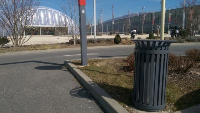 euroform w - street furniture - robust minimalist litter bin made of high-quality steel for urban spaces - Tulip litter bin for waste seperation in the city centre of Monaco