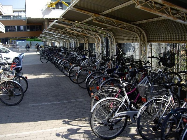 euroform w - Stadtmobiliar - minimalistischer Fahrradständer aus Metall ADFC geprüft - Elegance 180 doppelseitiger Fahrradparker aus hochwertigem Metall