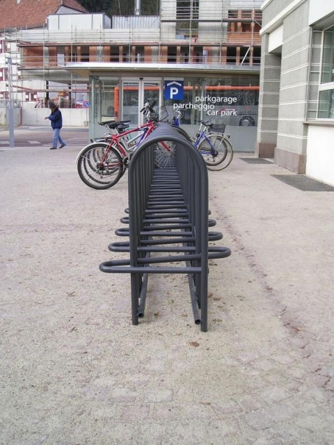 euroform w - street furniture - minimalist metal bicycle rack ADFC tested - Elegance 186 double-sided bike storage made of high-quality steel