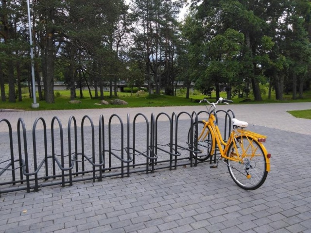 euroform w - street furniture - minimalist metal bicycle rack ADFC tested - Elegance 186 double-sided bike storage made of high-quality steel