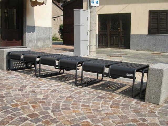 euroform w - street furniture - sturdy metal an concrete bike rack - Basic 196L bike storage