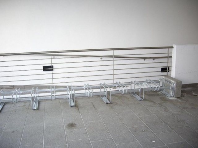 euroform w - street furniture - sturdy metal an concrete bike rack - Basic 196L bike storage