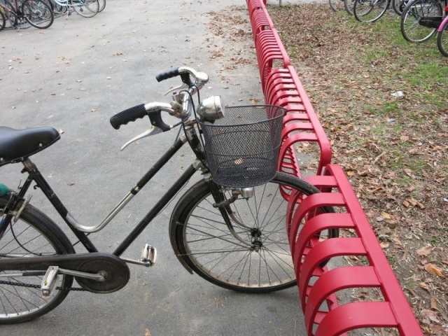 euroform w - Stadtmobiliar - robuster Fahrradständer aus Metall - Basic 190 Fahrradparker