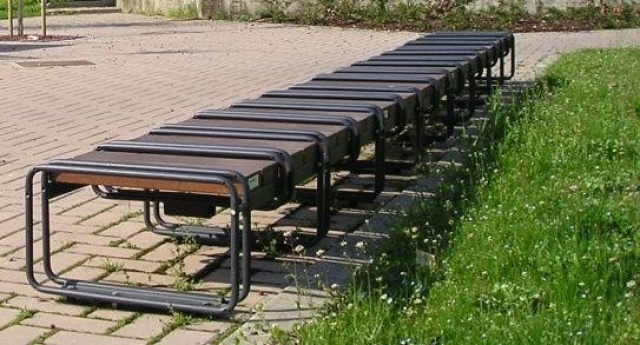 euroform w - street furniture - sturdy bike rack made of wood and metal - Basic 196 bike storage