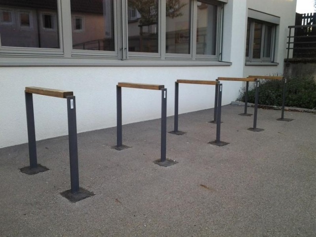 euroform w - street furniture - minimalist metal bicycle stand - minimalist metal bollard - metal barrier system - Lineasosta