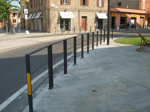 euroform w - street furniture - minimalist metal bike rack - minimalist metal bollard - metal barrier system - Lineabarriera