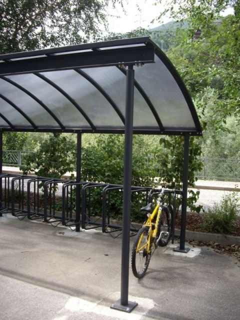 euroform w - street furniture - Bicycle rack with shelter for residential area - Wing Bike bicycle depot - Bicycle canopy made of glass and metal